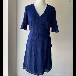 NWT Old Navy navy blue wrap mini dress with 1/2 sleeves.